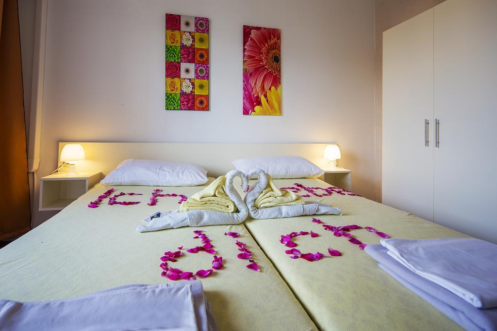 Guest House Zeba & Riviera Šilo Zewnętrze zdjęcie