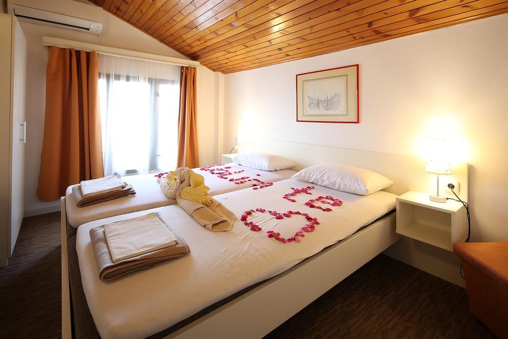 Guest House Zeba & Riviera Šilo Zewnętrze zdjęcie