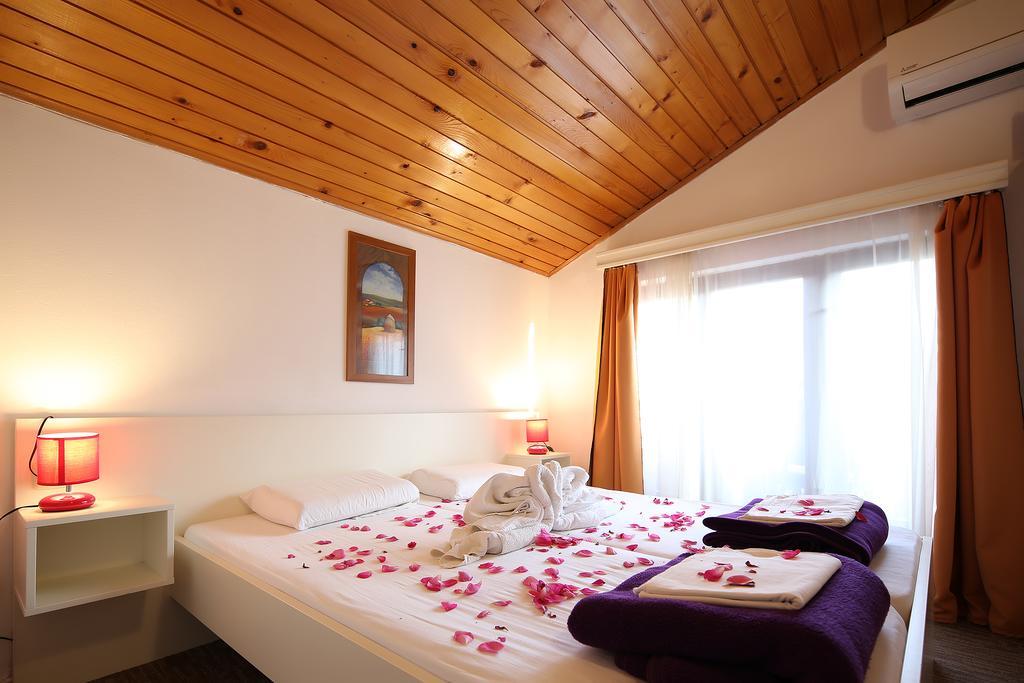 Guest House Zeba & Riviera Šilo Zewnętrze zdjęcie