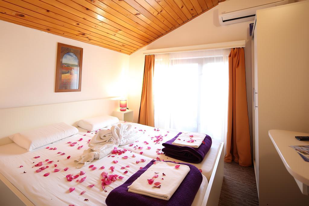 Guest House Zeba & Riviera Šilo Zewnętrze zdjęcie