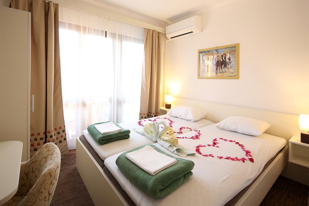 Guest House Zeba & Riviera Šilo Zewnętrze zdjęcie