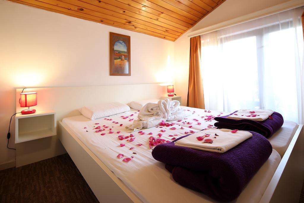 Guest House Zeba & Riviera Šilo Zewnętrze zdjęcie