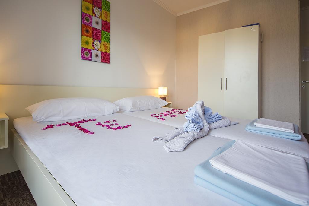 Guest House Zeba & Riviera Šilo Zewnętrze zdjęcie