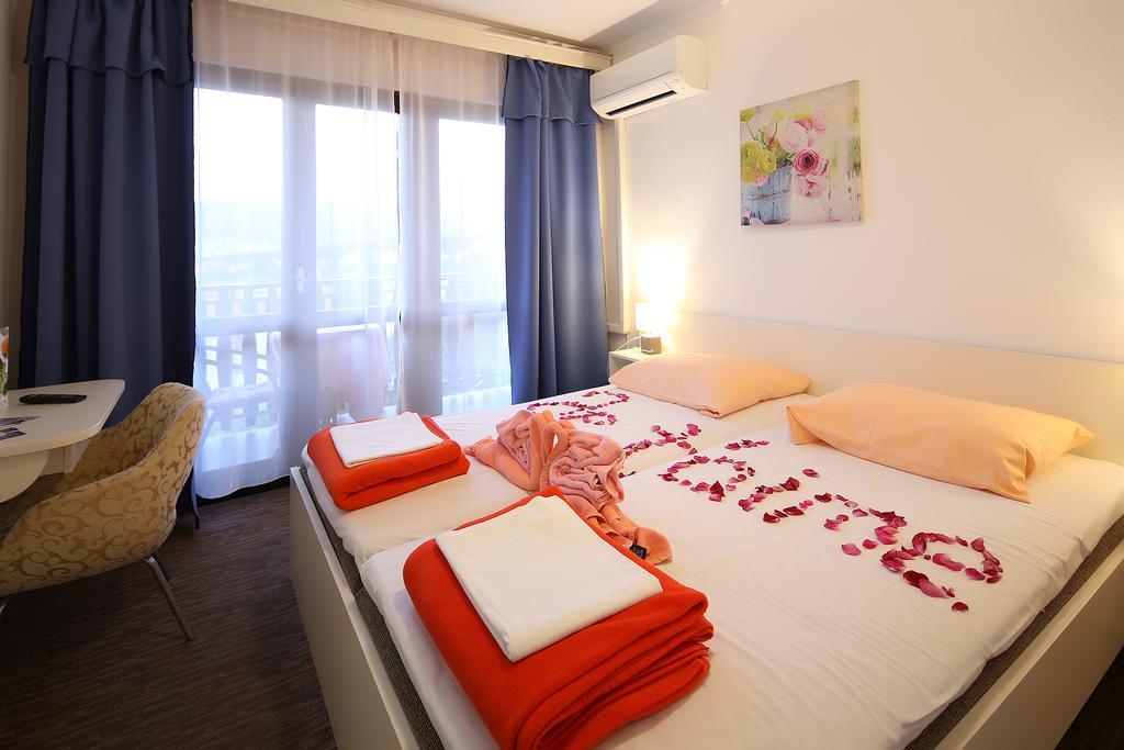Guest House Zeba & Riviera Šilo Zewnętrze zdjęcie