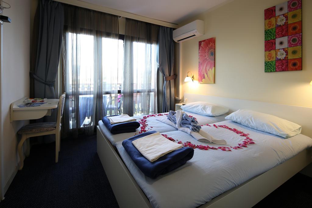 Guest House Zeba & Riviera Šilo Zewnętrze zdjęcie